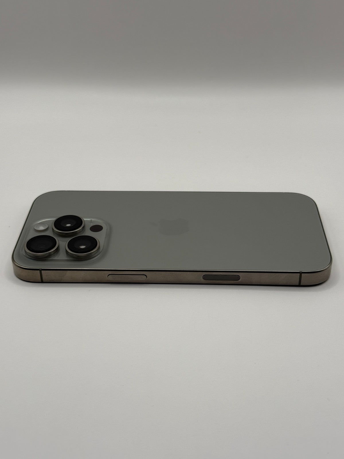 Apple Iphone 16 Pro 128GB 5G Natural Titanium Unlocked 100% Battery Excellent