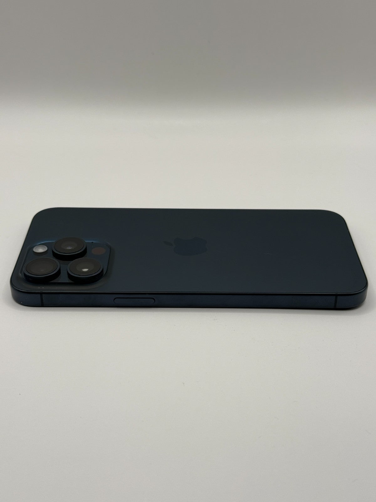 Apple Iphone 15 Pro Max Blue Titanium 256GB Very Good Condition Unlocked