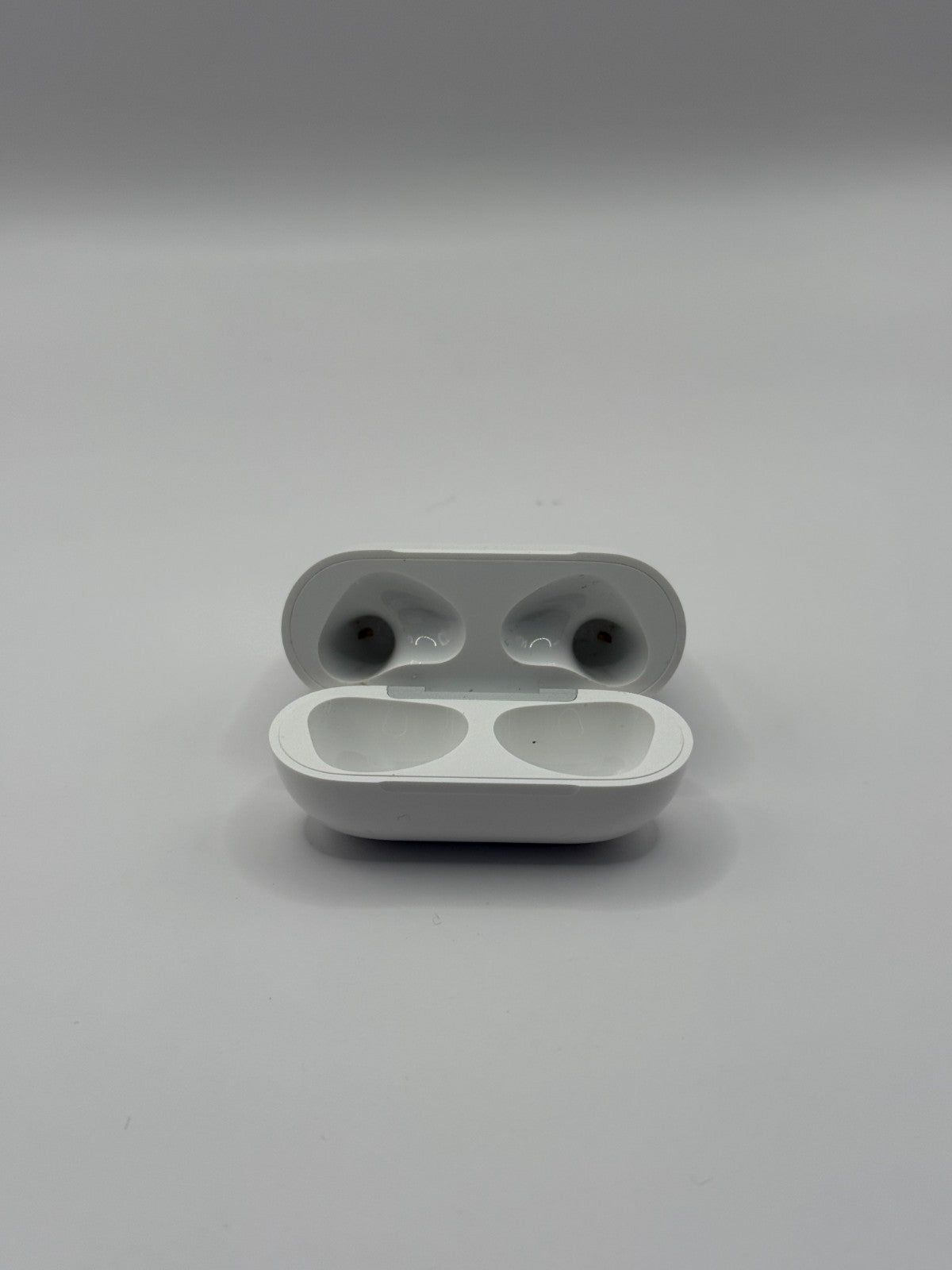 Genuine Apple Airpods 3 Non Anc A2566 Lightning Wireless Charging Case Only
