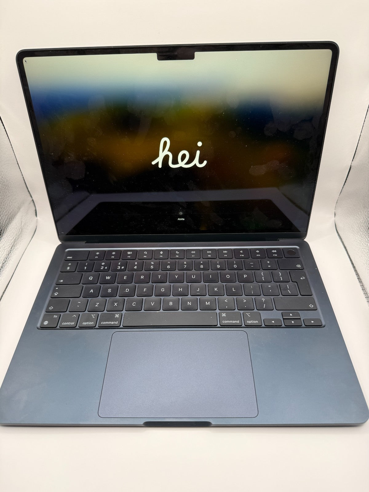 Apple MacBook Air 13.6" 256GB SSD Apple M2 8GB RAM Midnight Excellent Boxed