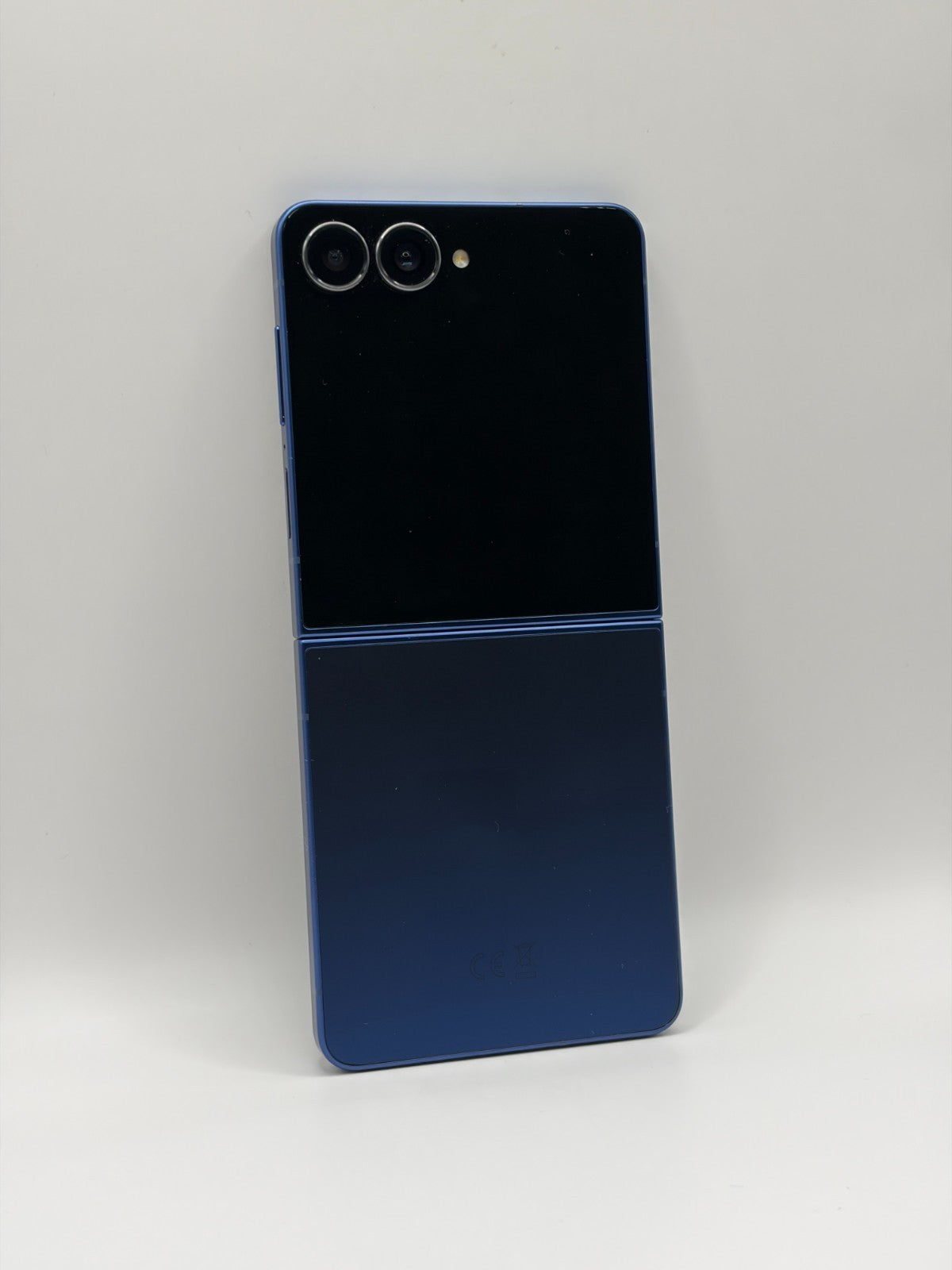 Samsung Galaxy Z Flip7 256GB 12GB Phone Blue Unlocked Opened Never Used