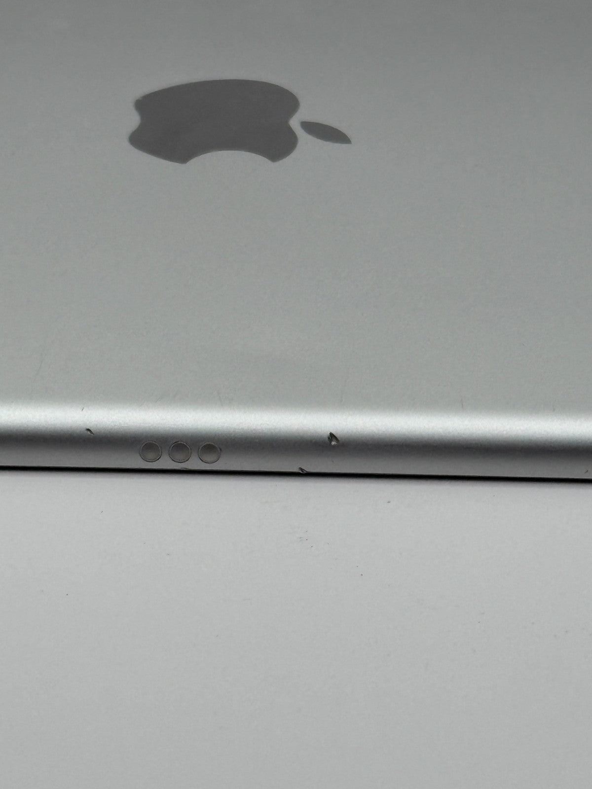 Apple Ipad 10.2 7th Generation Silver 32GB WiFi Good Condition Warranty