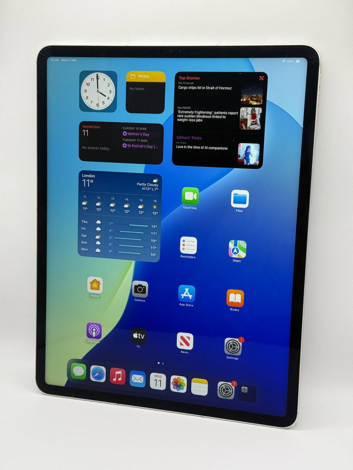 Apple Ipad Pro 5th Generation 256GB Wi-Fi Cellular 12.9 Silver Boxed Warranty