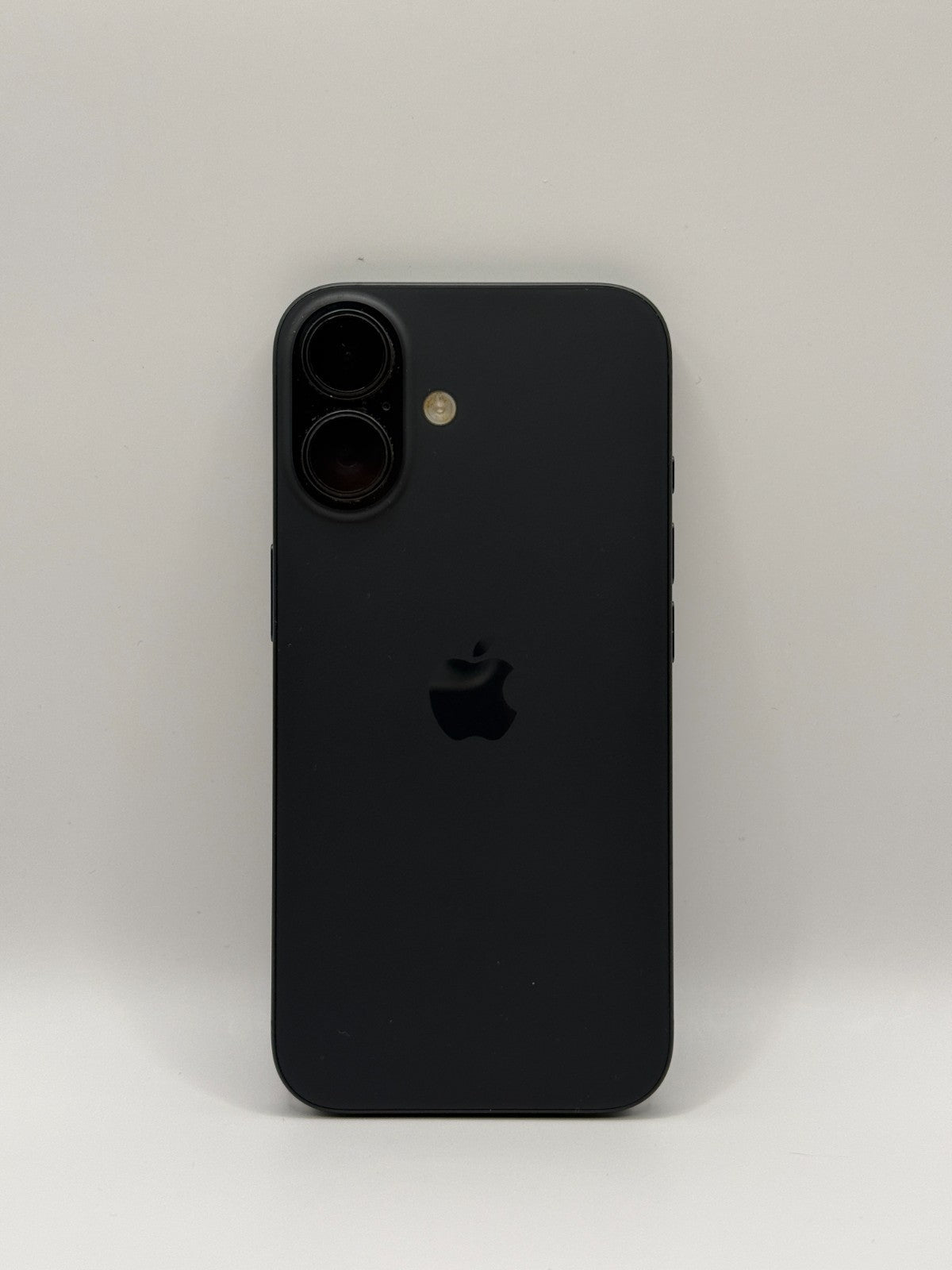 Apple Iphone 16 128GB 5G Black Unlocked Excellent Condition Warranty 94% Battery