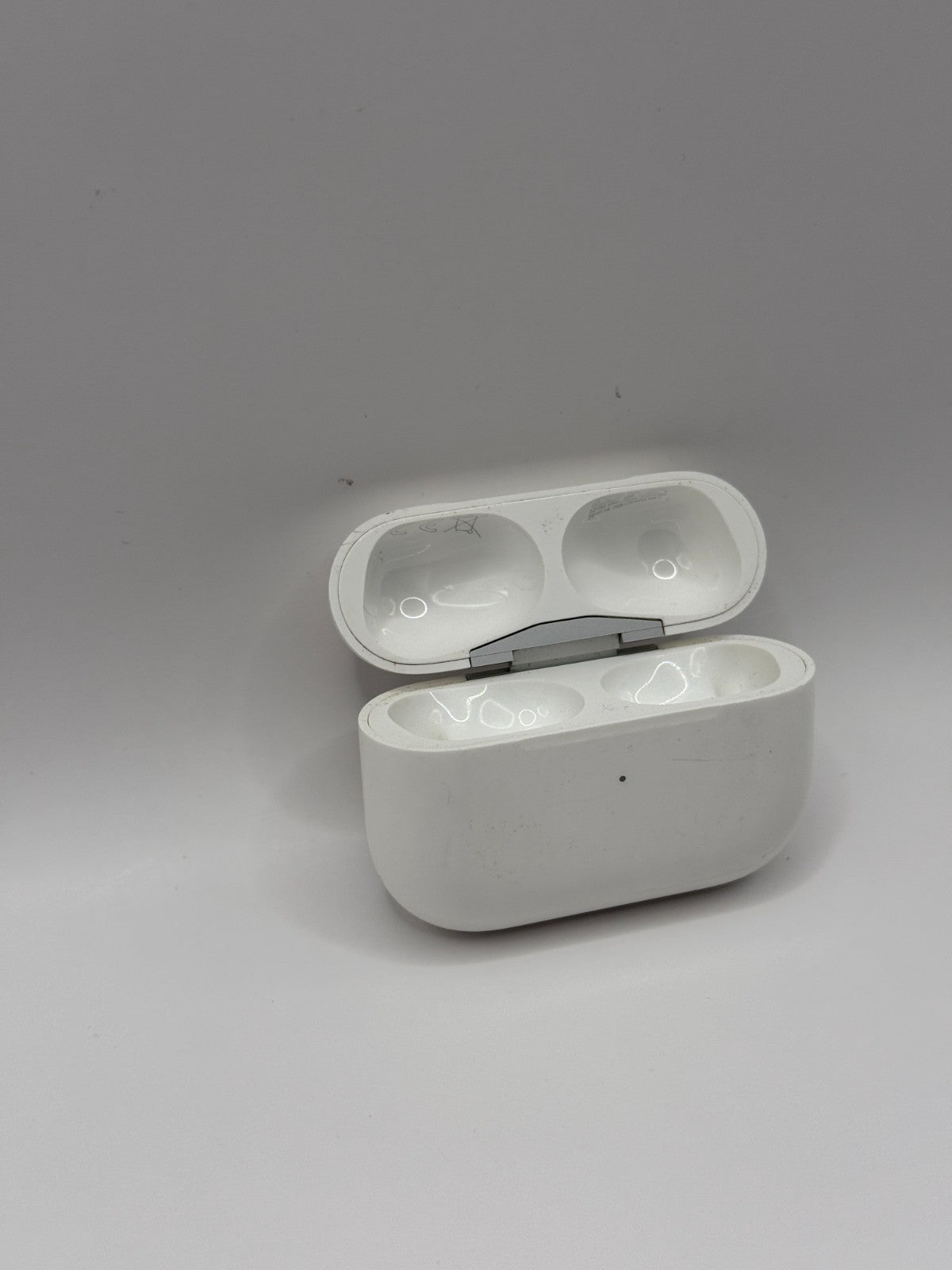 Apple Airpods Pro 1st Generation Charging Case Only White Very Good Condition