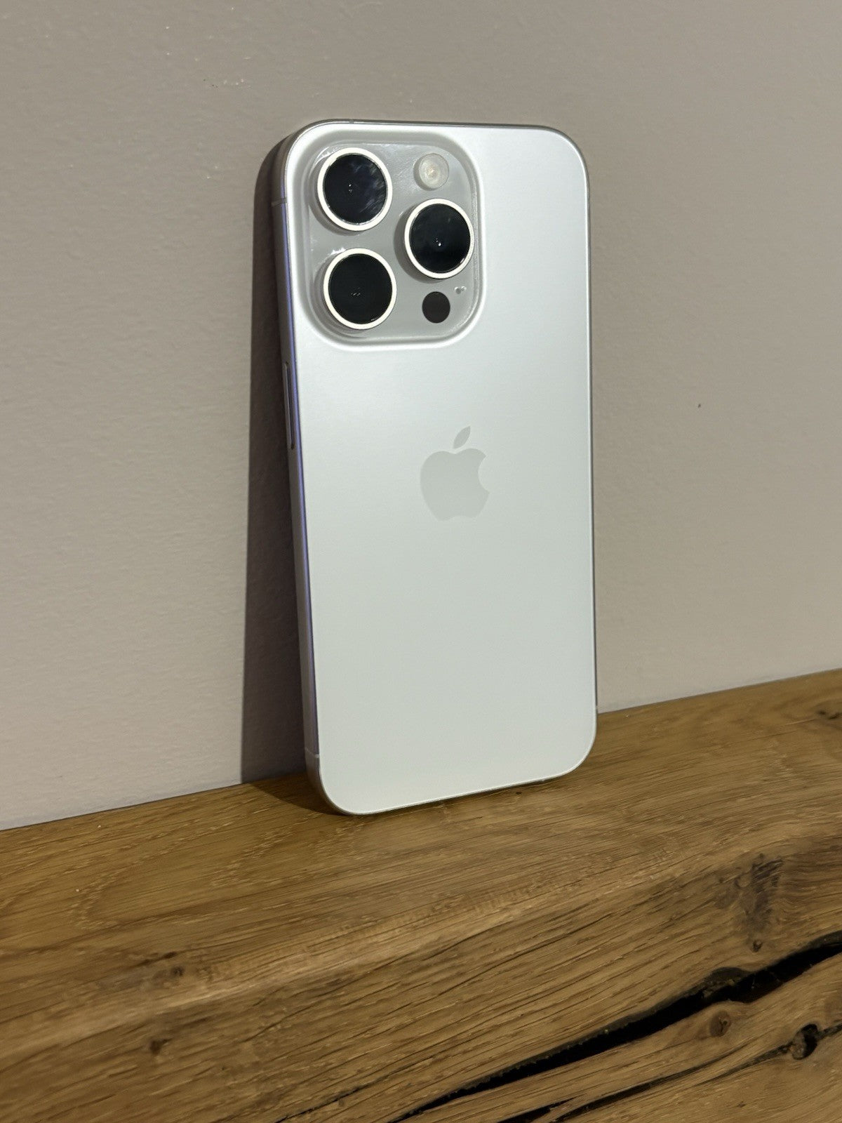Apple iPhone 15 Pro 128GB (0413723) White Titanium Unlocked Warranty Excellent