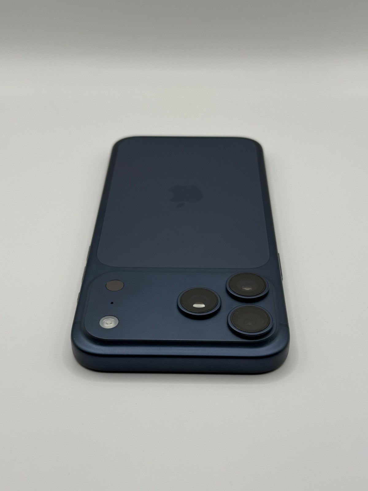 Apple Iphone 17 Pro Max 256GB Deep Blue 5G Warranty Unlocked Opened Never Used
