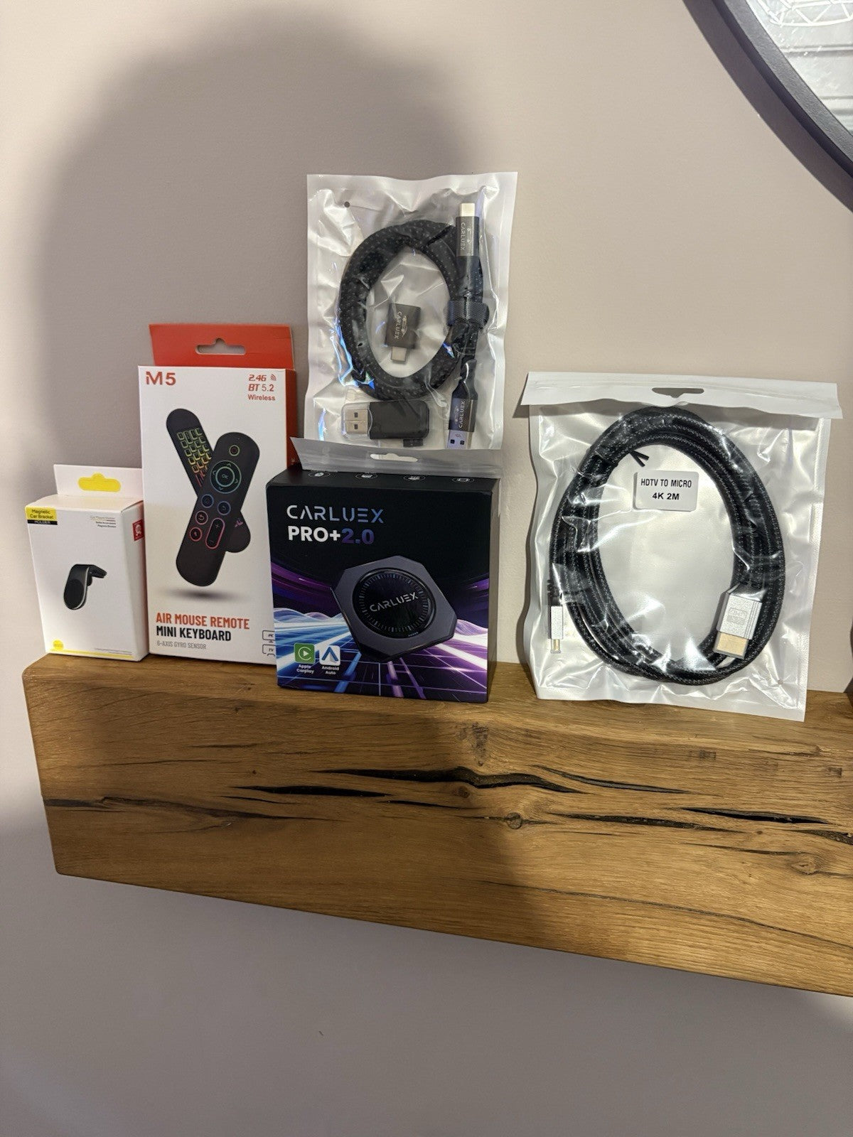 Carluex PRO+ 2.0 Multimedia AI Box (961) With Keyboard Remote And More