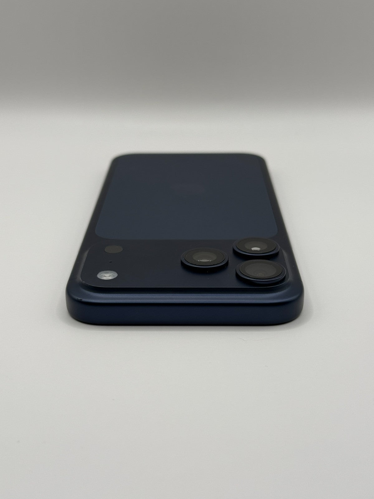 Apple Iphone 17 Pro Max 256GB Deep Blue 5G Warranty Unlocked Excellent Condition