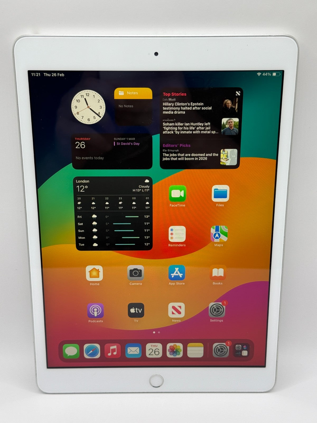 Apple Ipad 10.2 7th Generation Silver 32GB WiFi Good Condition Warranty