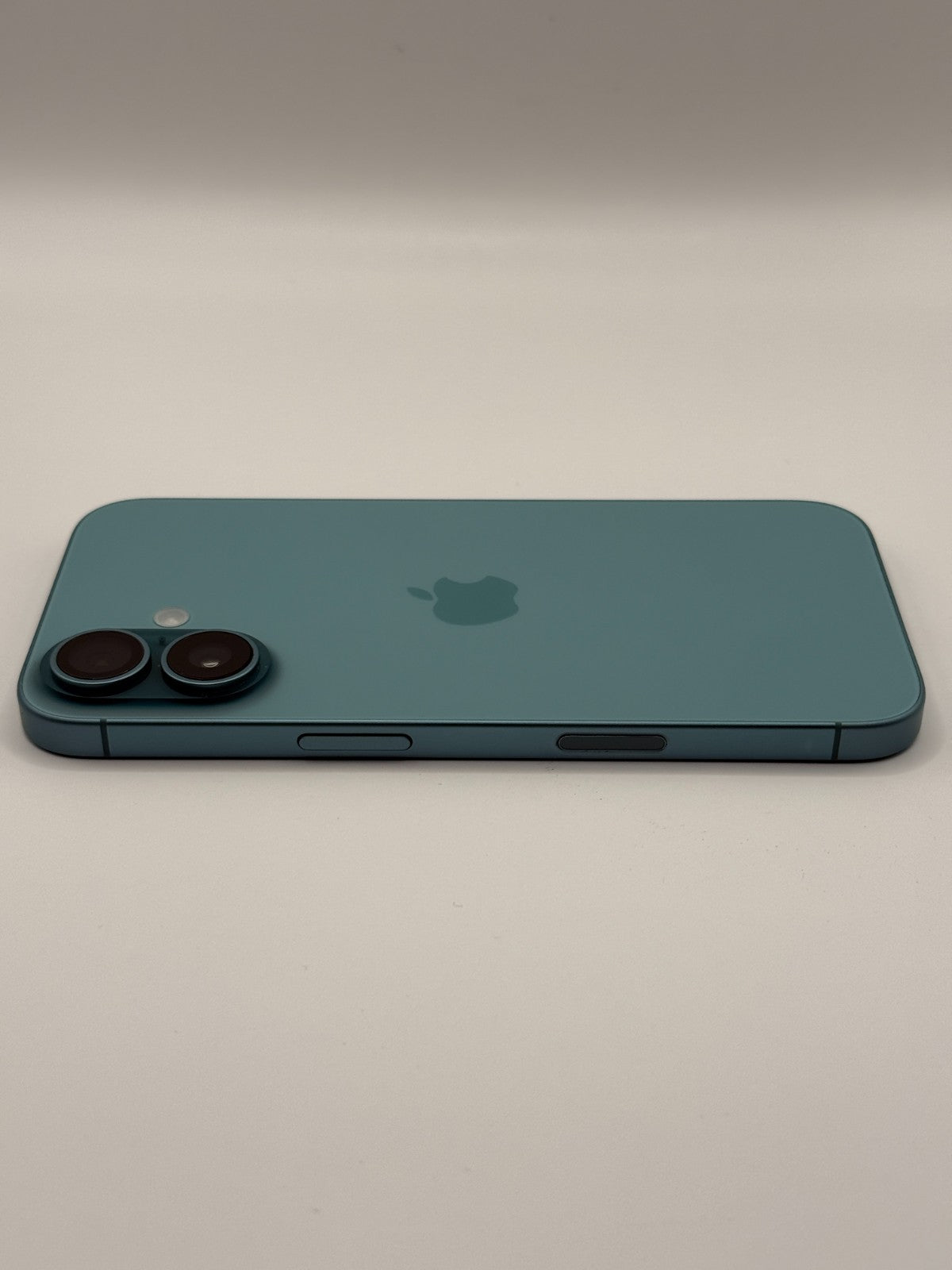Apple Iphone 16 128GB Teal 5G Unlocked Excellent Condition Warranty Boxed