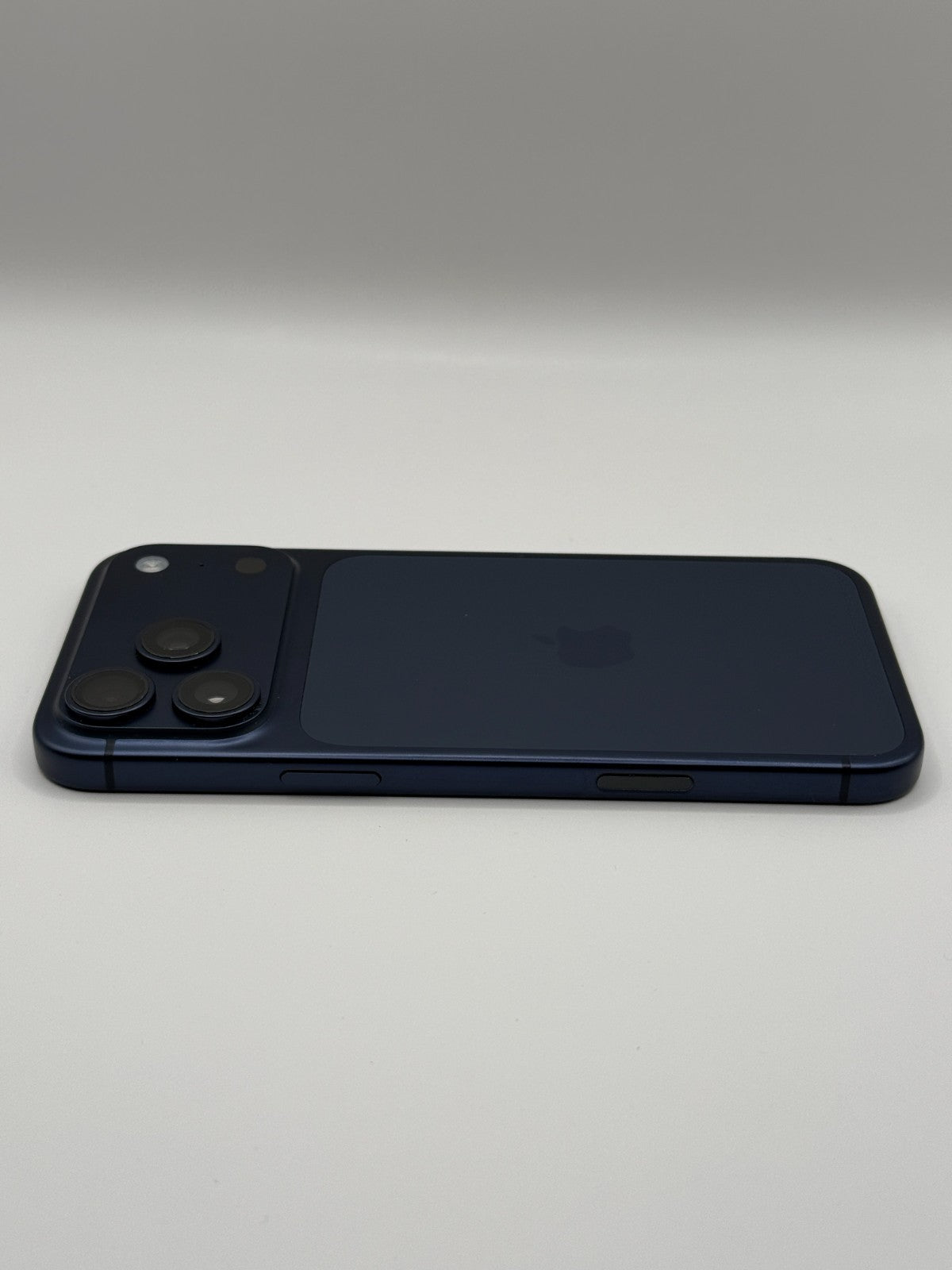Apple Iphone 17 Pro Max 256GB Deep Blue Warranty Unlocked Excellent Condition