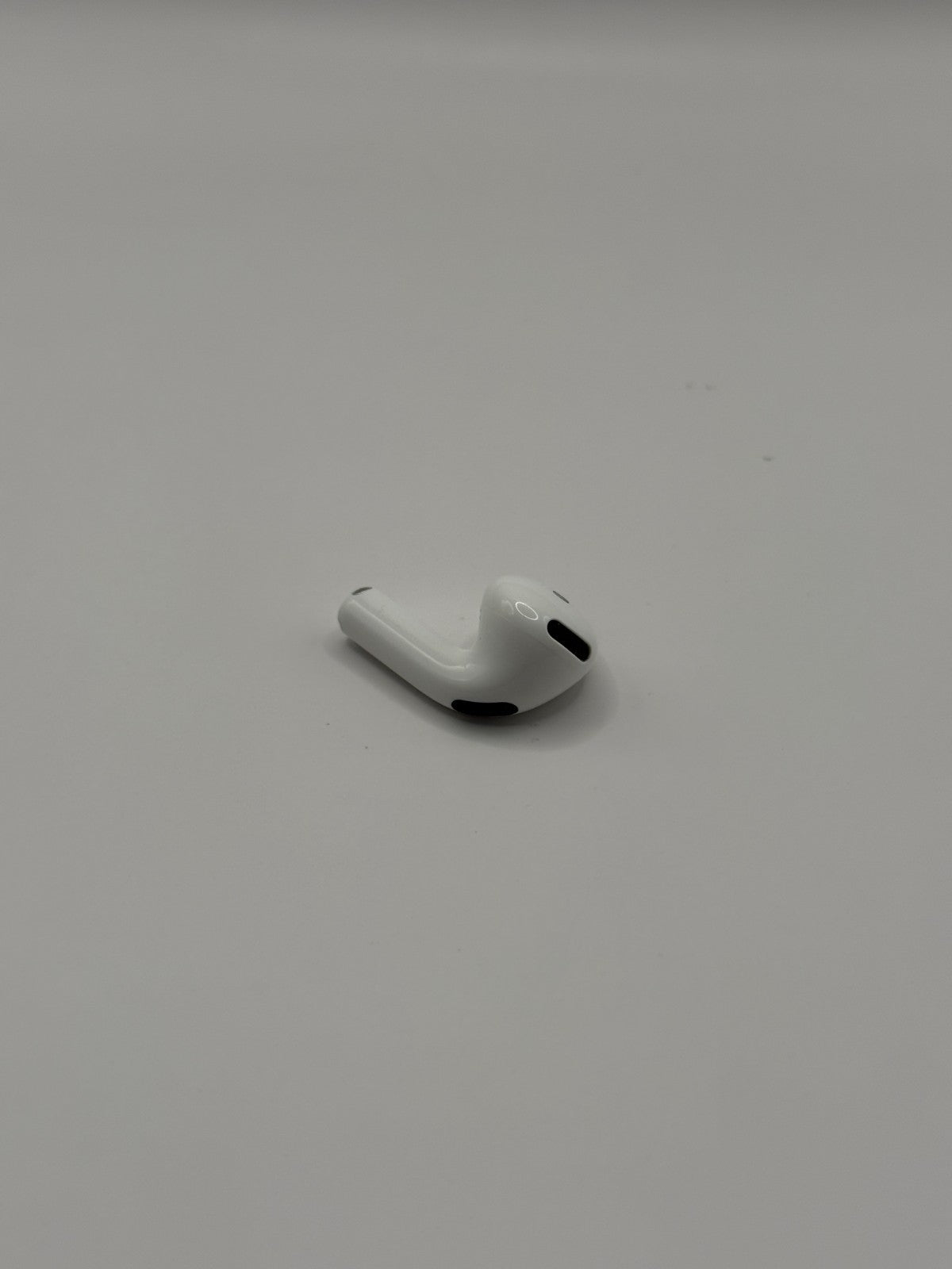 Apple AirPods 4th Generation In Ear Earphones 2024 Non ANC Right Earbud