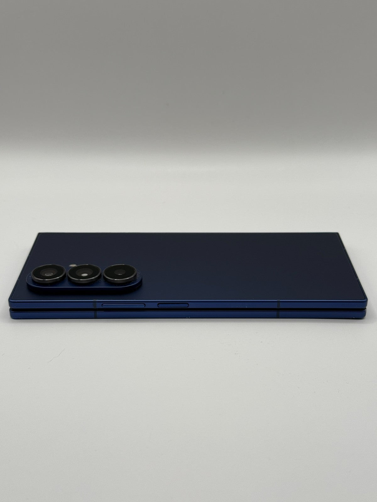 Samsung Galaxy Z Fold 7 256GB Blue Shadow Unlocked Good Condition Warranty