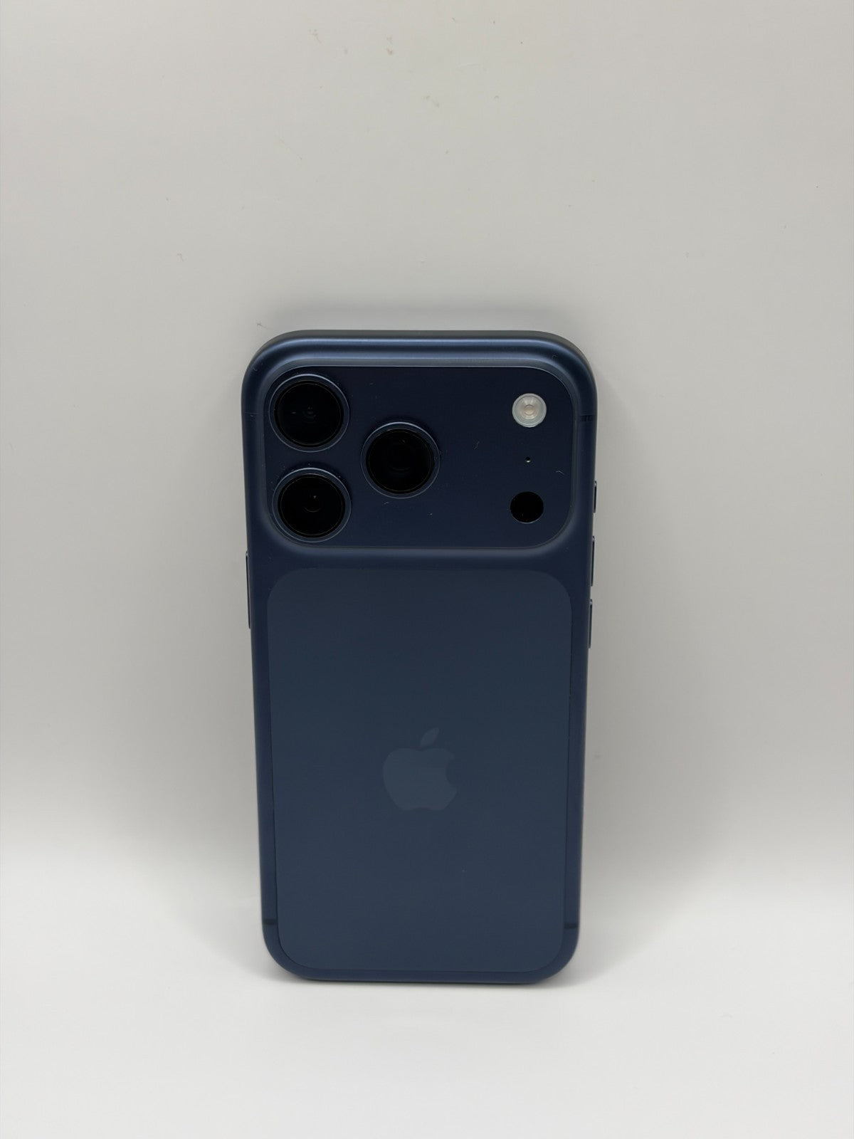 Apple Iphone 17 Pro 256GB Blue Unlocked Very Good Condition 100% Battery