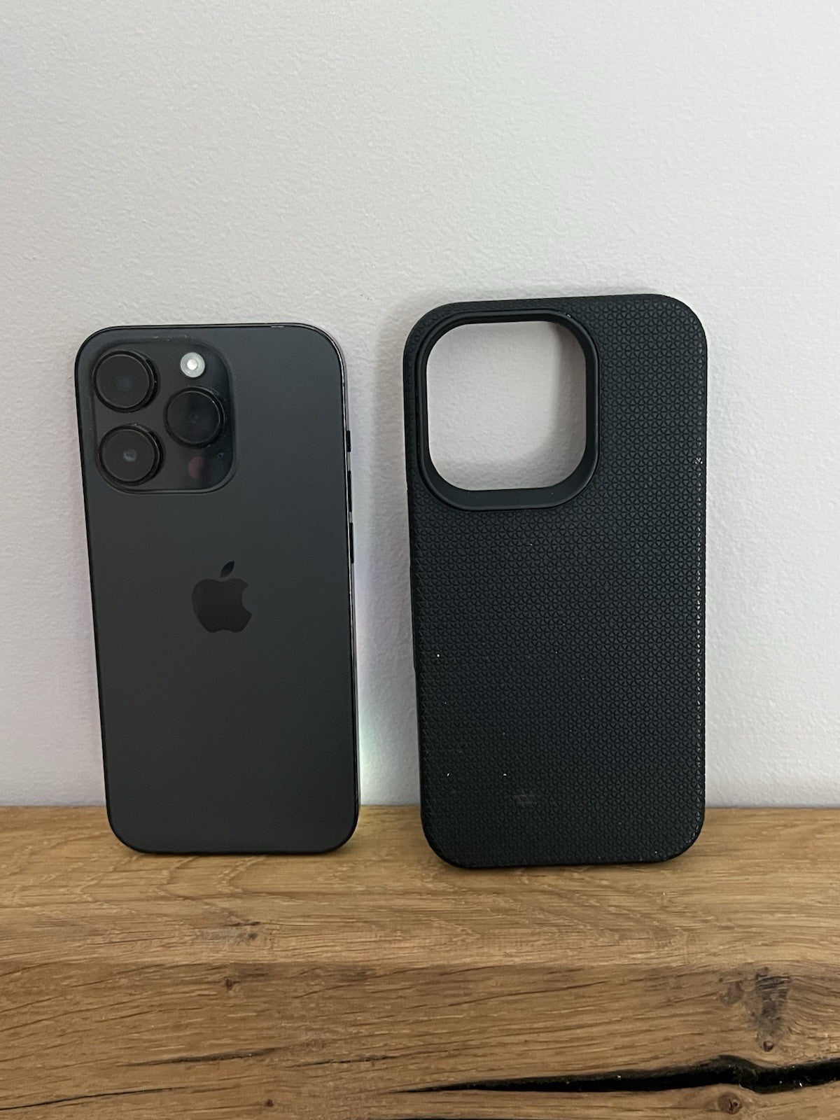 Apple iPhone 14 Pro (944) 128GB Space Black Unlocked Warranty Good Condition