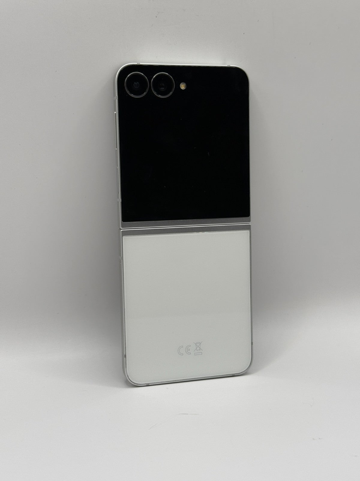 Samsung Galaxy Z Flip7 FE White 5G AI 256GB Unlocked Excellent Warranty Boxed