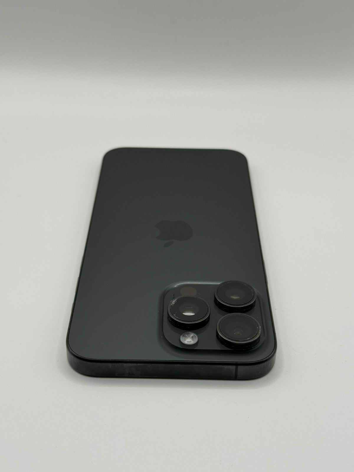 Apple Iphone 15 Pro Max 5G Black Titanium 512GB Unlocked Slight Chip Camera Lens