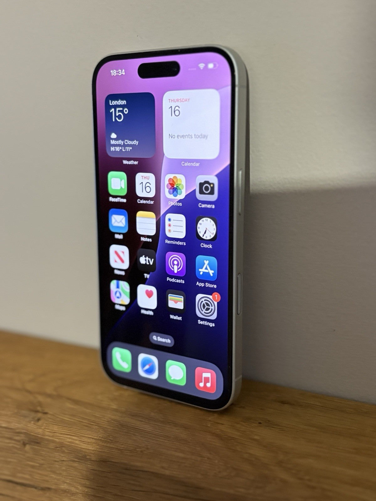 Apple iPhone 16 128GB 5G (0813679) White Unlocked Pristine Condition Warranty