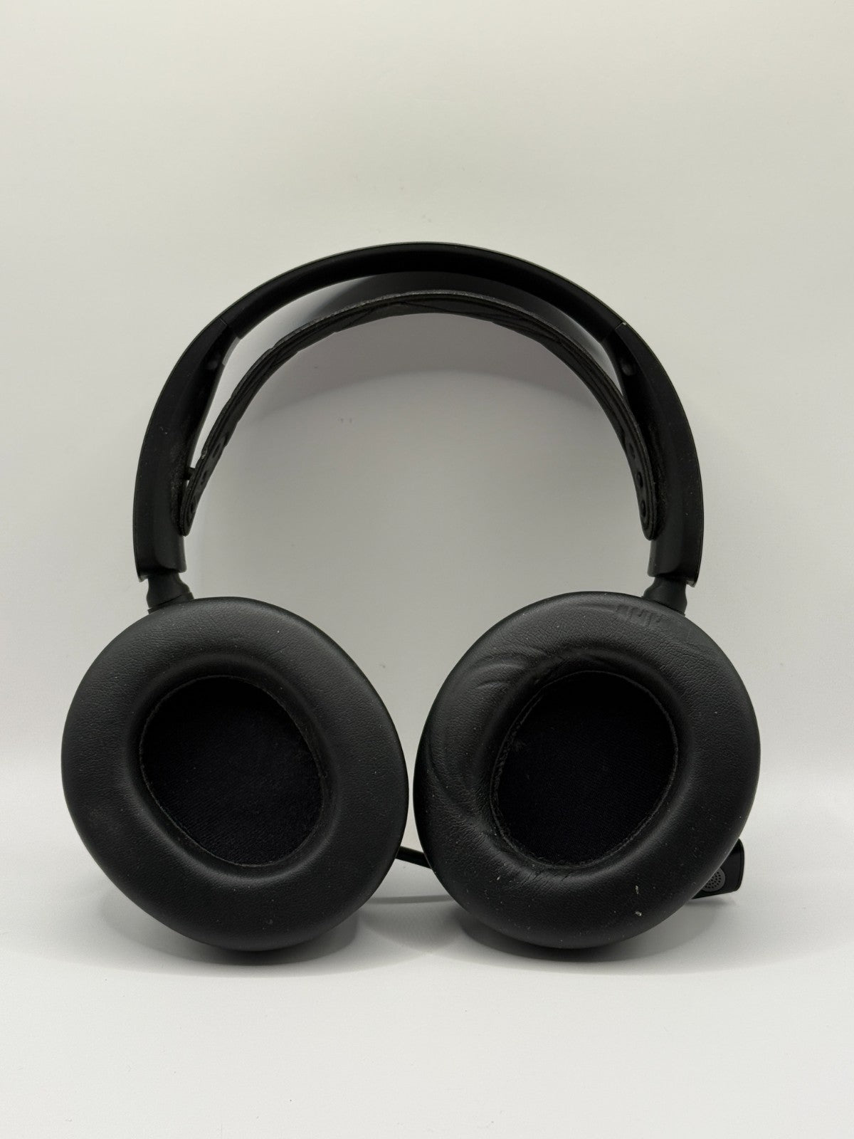 SteelSeries Arctis Nova Pro Wired Over Ear Gaming Headset 360° Spatial Audio