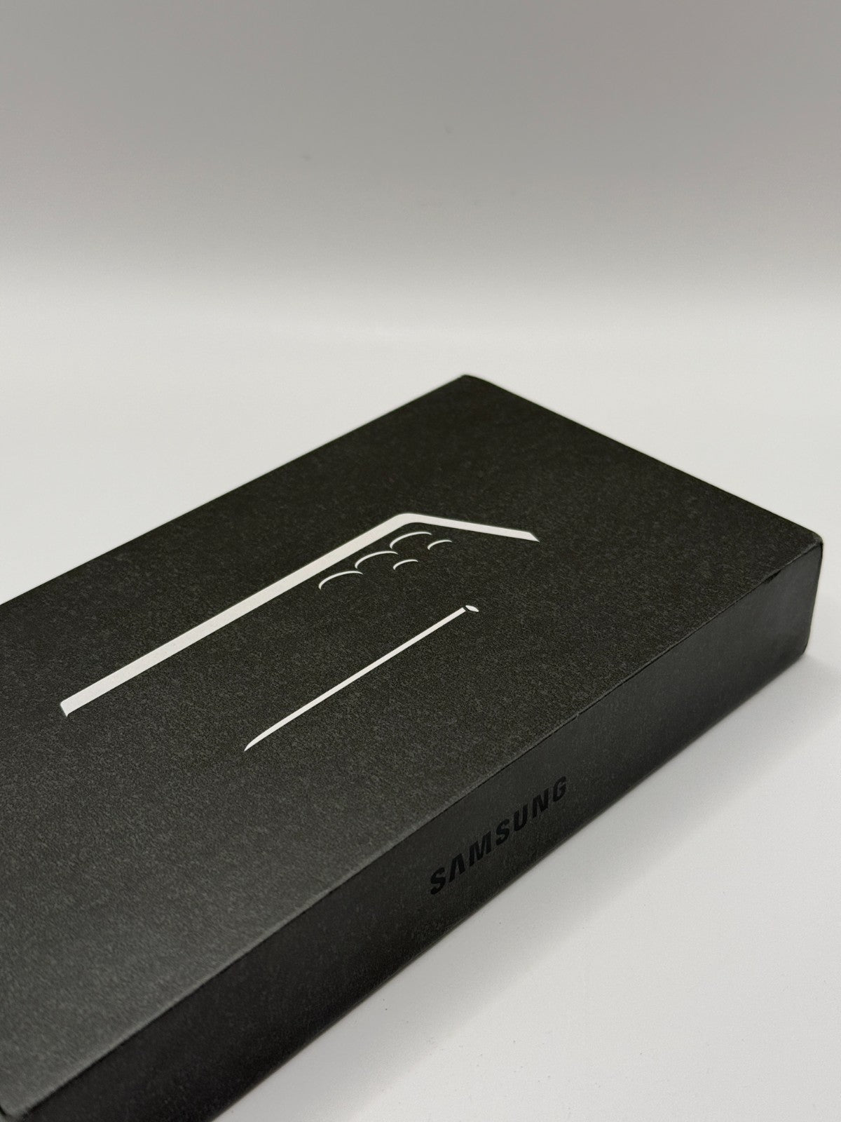 Samsung Galaxy S25 Ultra 512GB 5G AI Titanium Black Unlocked Sealed Box Warranty