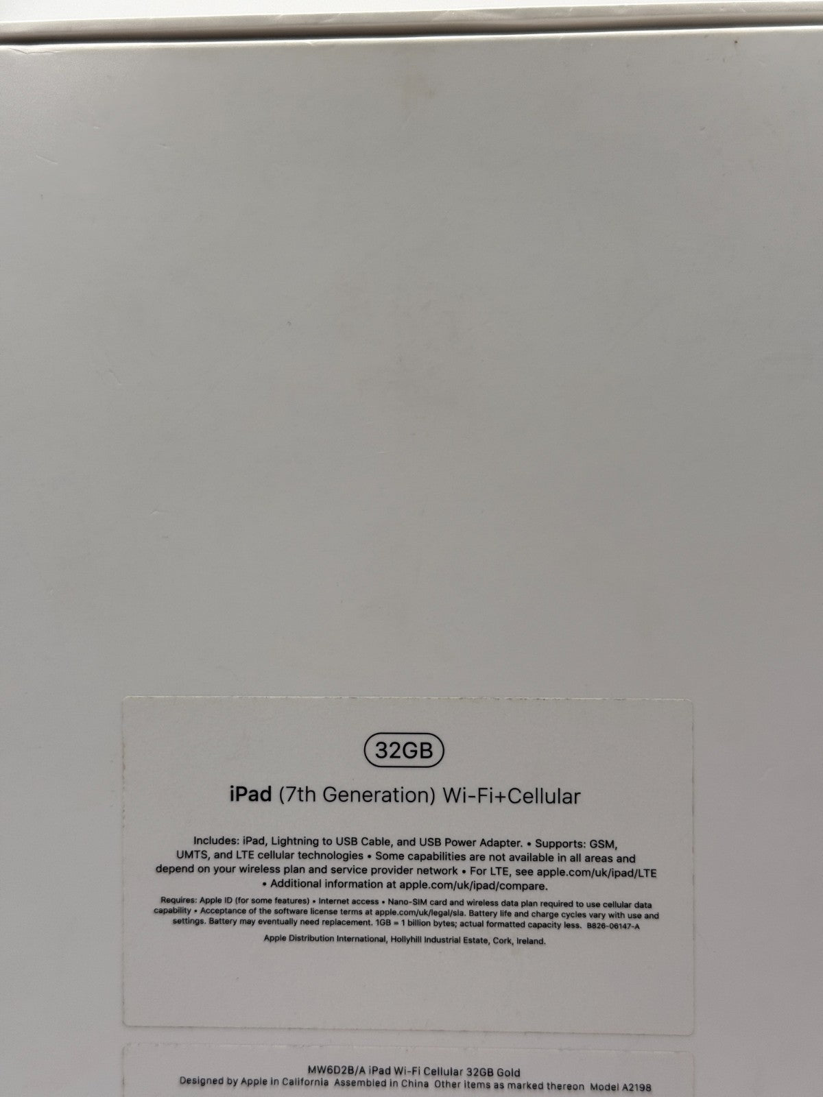 Apple Ipad 7th Generation Gold 32GB WiFi and 4G Cellular Very Good Condition
