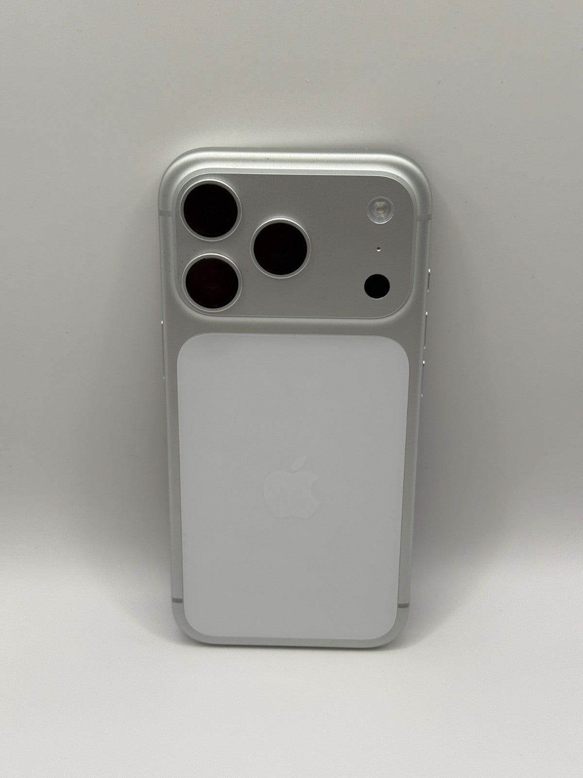 Apple Iphone 17 Pro 256GB Silver 5G 6.3" Unlocked Warranty Excellent Condition