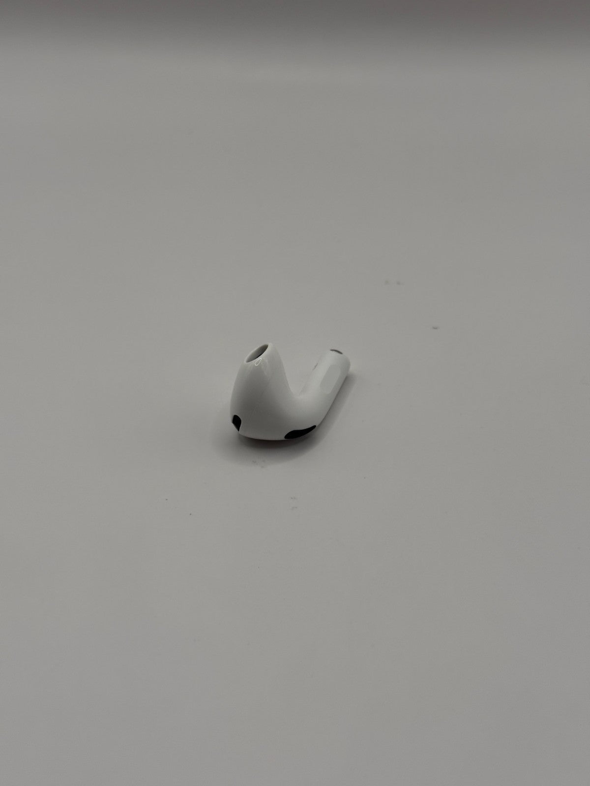 Apple AirPods 4th Generation In Ear Earphones 2024 Non ANC Right Earbud