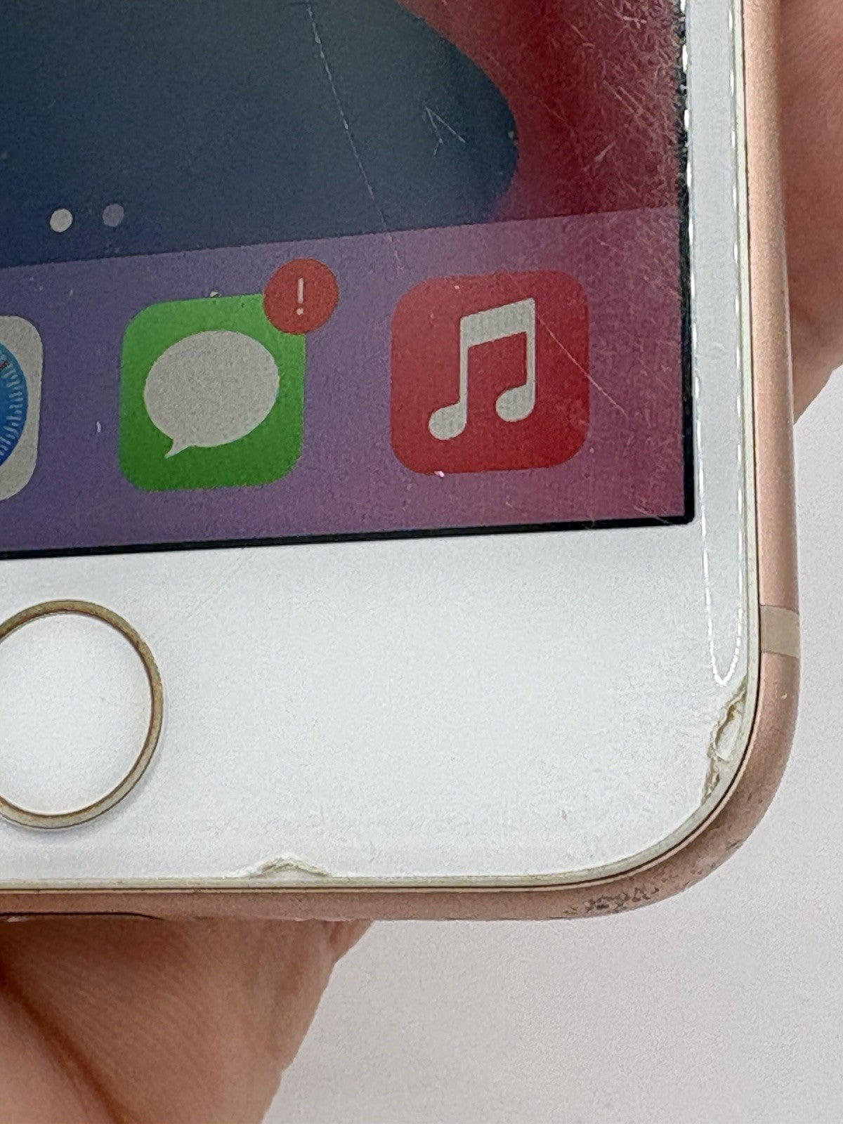 Apple iPhone 8 64GB Rose Gold Cracked Fully Working Unlocked
