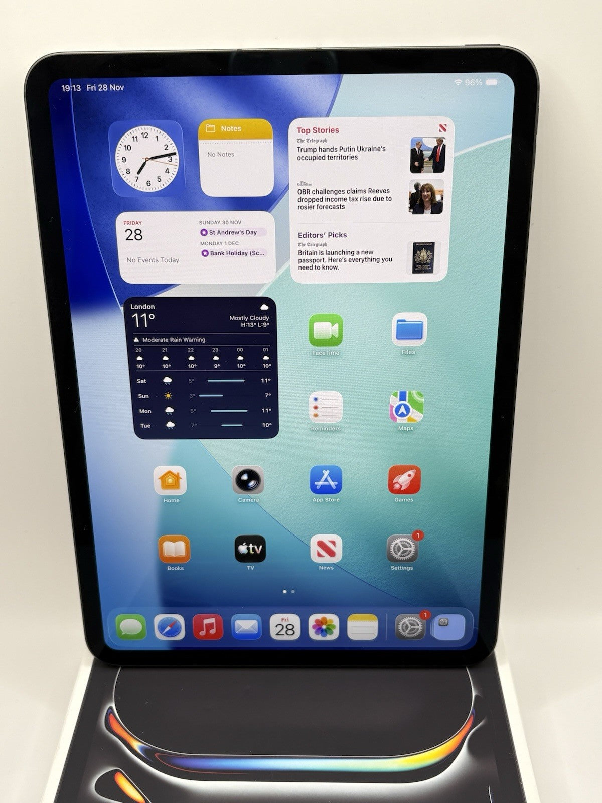 iPad Pro 11" M5 256Gb WiFi & 5G Unlocked Space Black Warranty Boxed