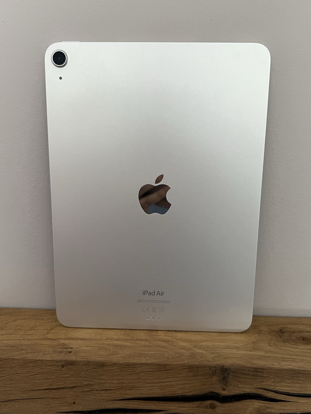 Apple iPad Air 5th Gen (PP124) M1 64GB WiFi Starlight Boxed Warranty