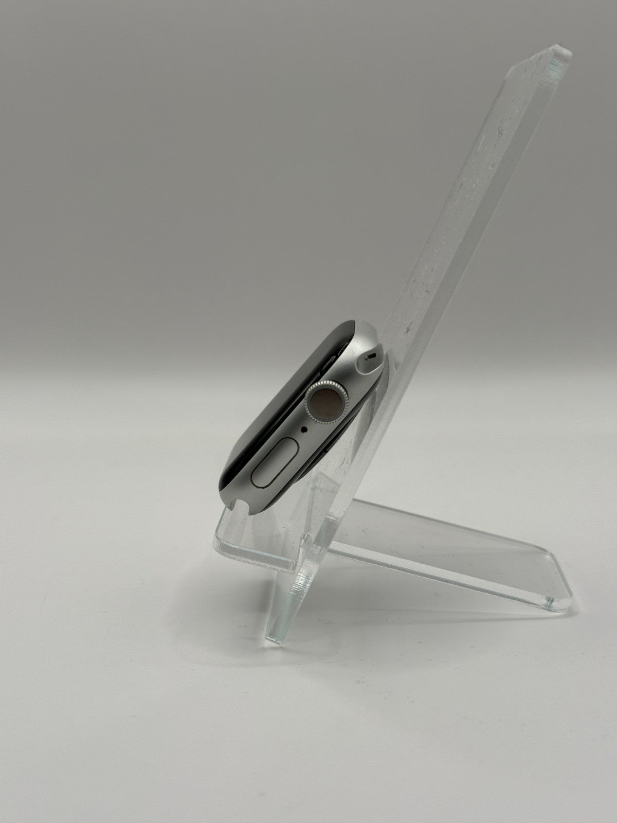 Apple Series 6 40mm Silver Aluminium Case Blue Sport Band 75% Battery