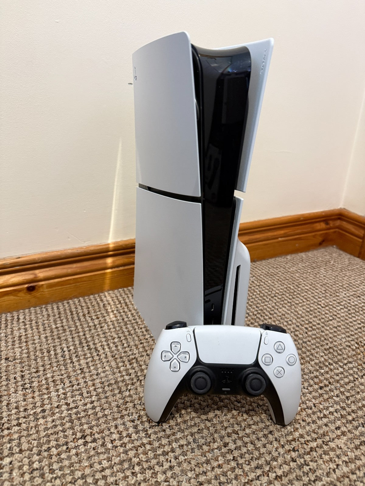 Sony PlayStation 5 Slim 1TB Blu-Ray Edition Console Excellent Condition Warranty