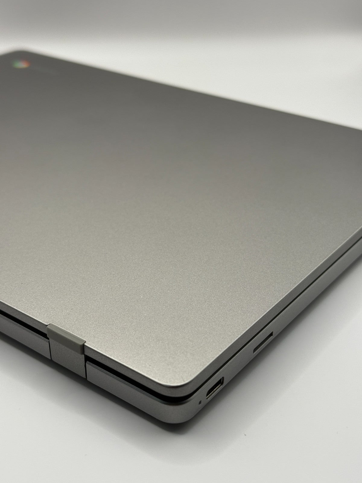 Samsung Galaxy Chromebook 11.6 64GB eMMC Intel Celeron N4500 1.10GHz 4GB