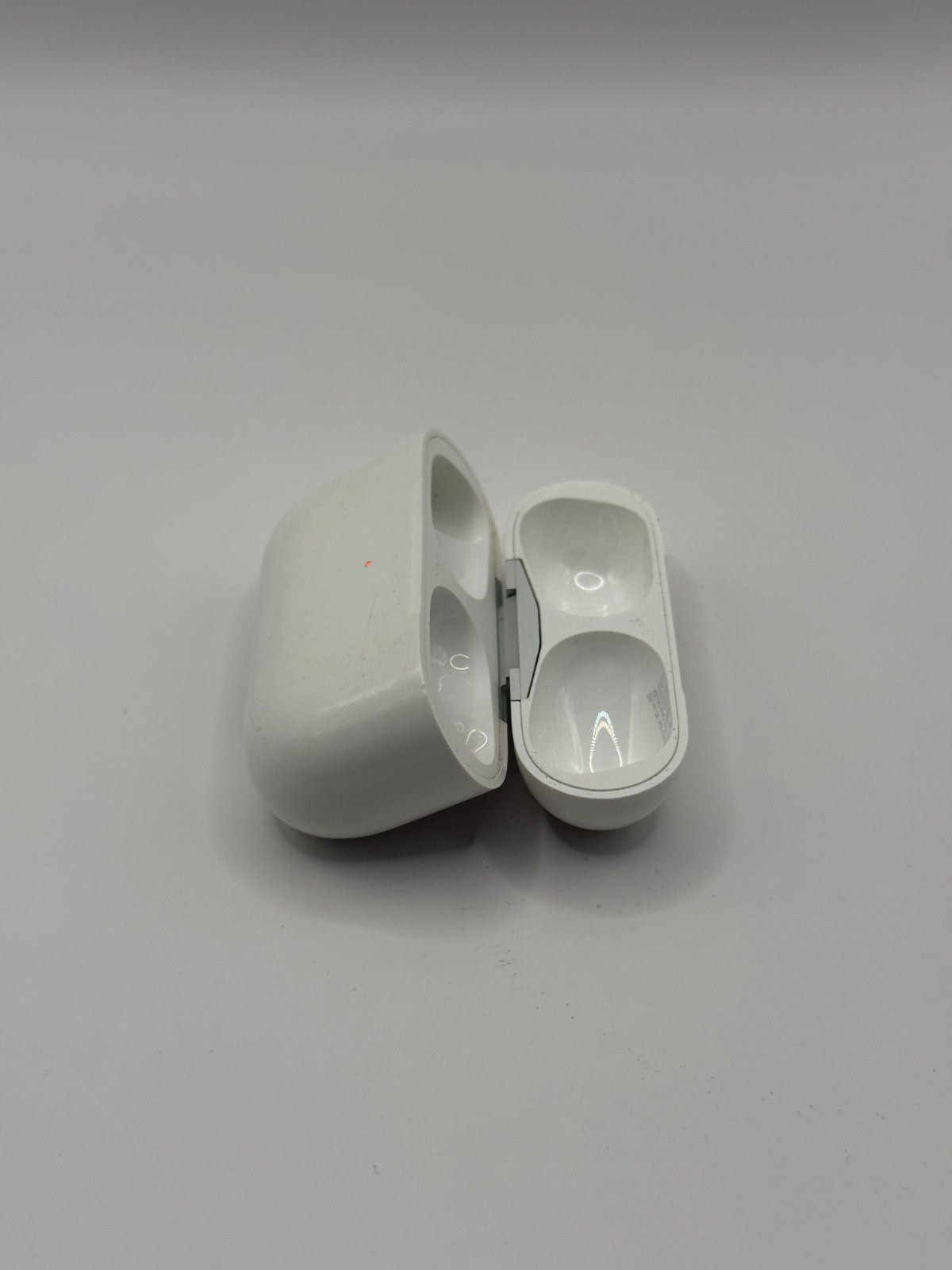Apple Airpods Pro 1st Generation Charging Case Only White Very Good Condition