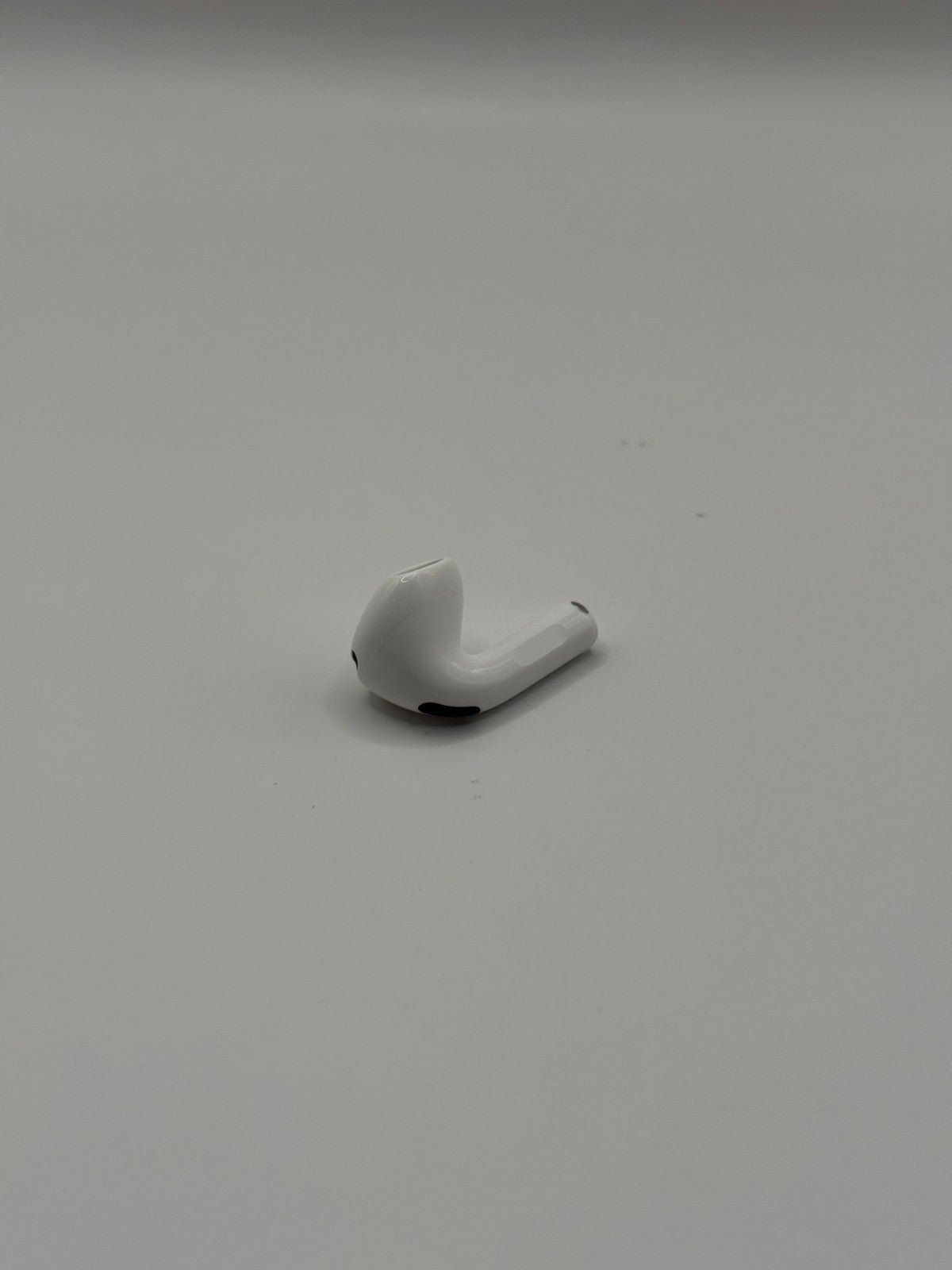 Apple AirPods 4th Generation In Ear Earphones 2024 Non ANC Right Earbud