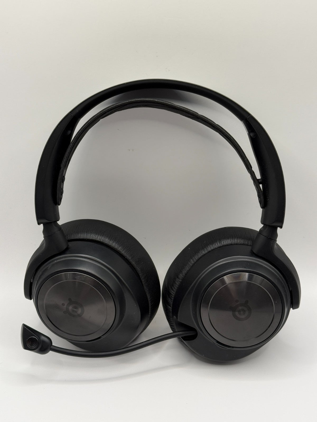 SteelSeries Arctis Nova Pro Wired Over Ear Gaming Headset 360° Spatial Audio