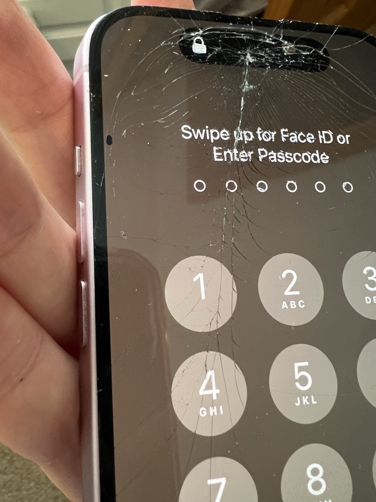 Genuine AppIe iPhone 15 Oled Screen Cracked & Slight LCD Bleed Screen Only