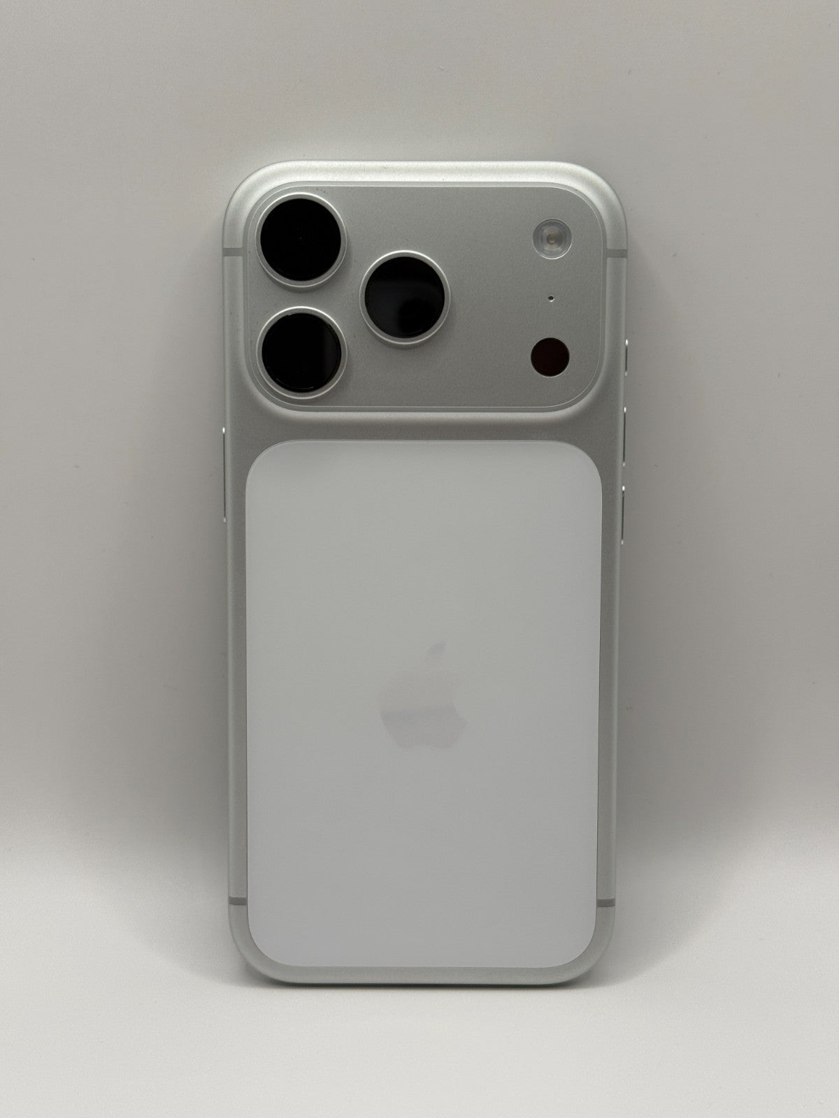 Apple Iphone 17 Pro 256GB Silver 5G 6.3" Unlocked Warranty Excellent Condition