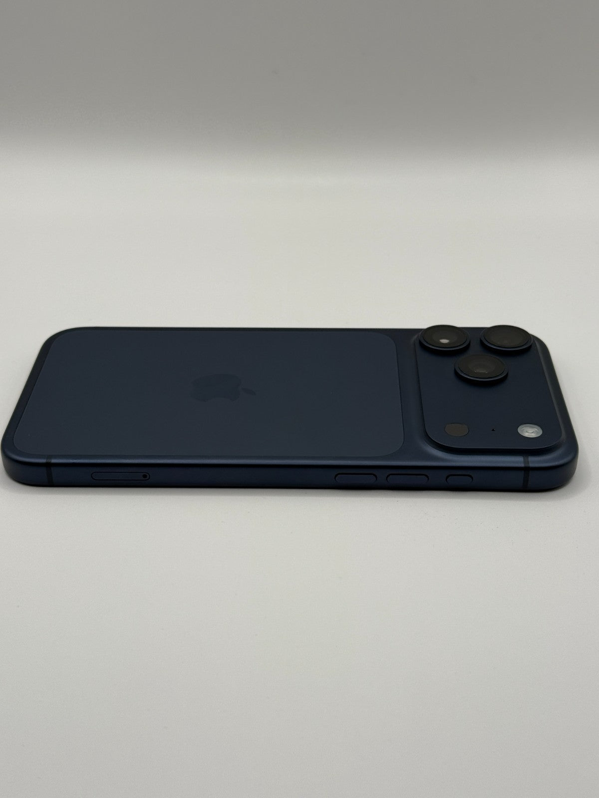 Apple Iphone 17 Pro Max 256GB Deep Blue 5G Warranty Unlocked Opened Never Used
