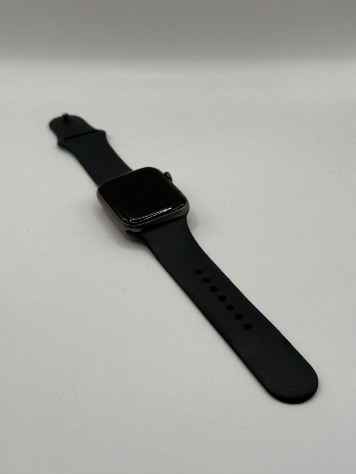 Apple Watch Series 5 44mm Wifi Space Grey Aluminium Case Black Sport Band