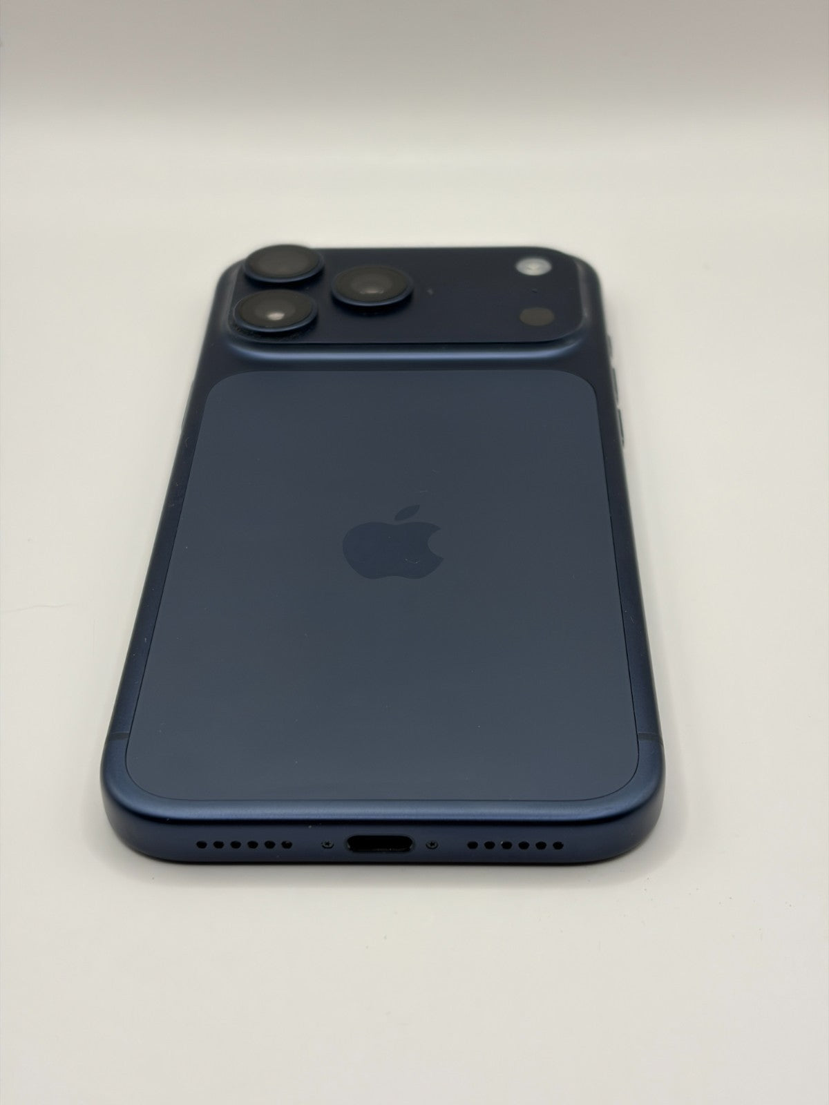 Apple Iphone 17 Pro Max 5G 256GB Deep Blue Unlocked Excellent Condition