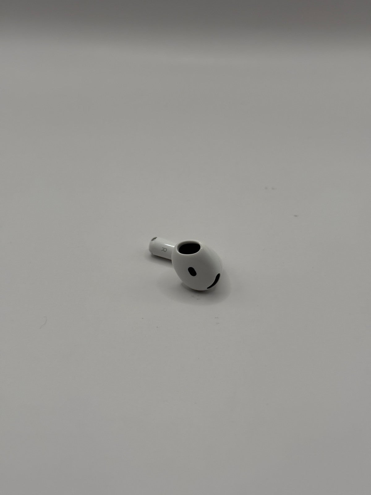Apple AirPods 4th Generation In Ear Earphones 2024 Non ANC Right Earbud