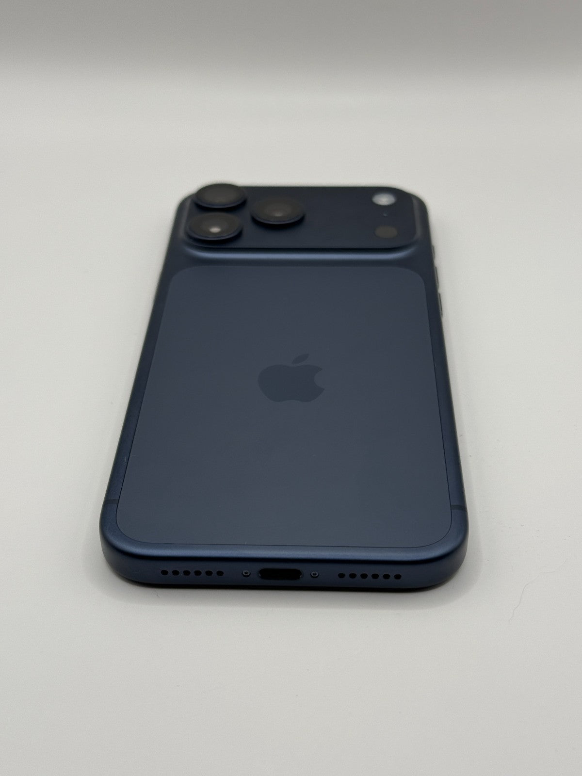Apple Iphone 17 Pro Max 256GB Deep Blue Warranty Unlocked Excellent Condition