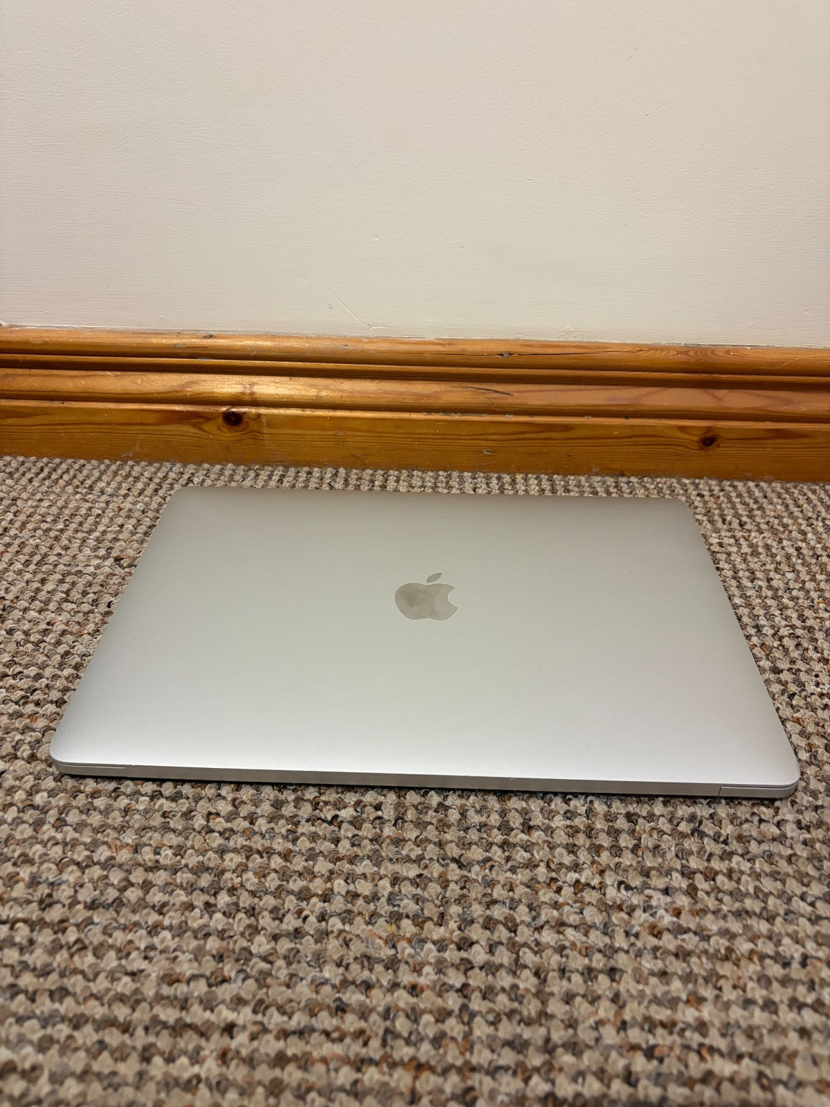 Apple MacBook Pro Retina 13.3" 2019 128GB SSD 8GB Ram 1.4GHz Core i5 Grey