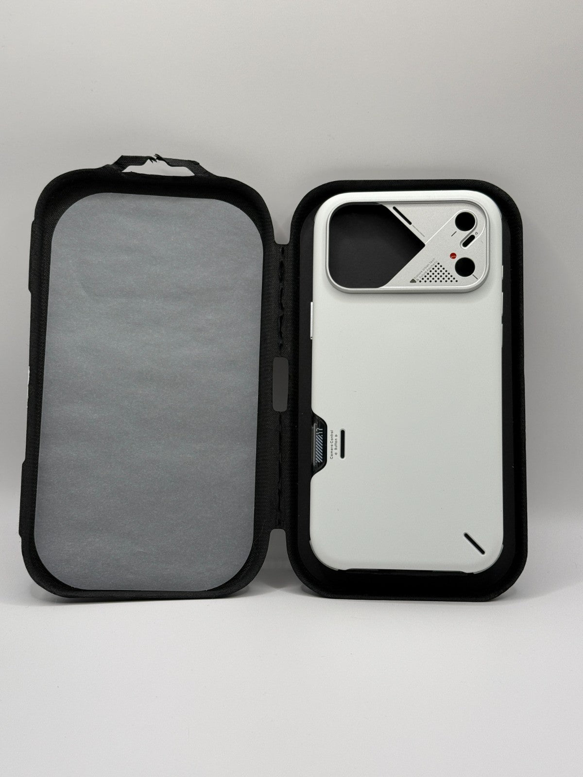 Aulumu A17 Shockproof Case For Iphone 17 Pro Max White MagSafe Opened Never Used