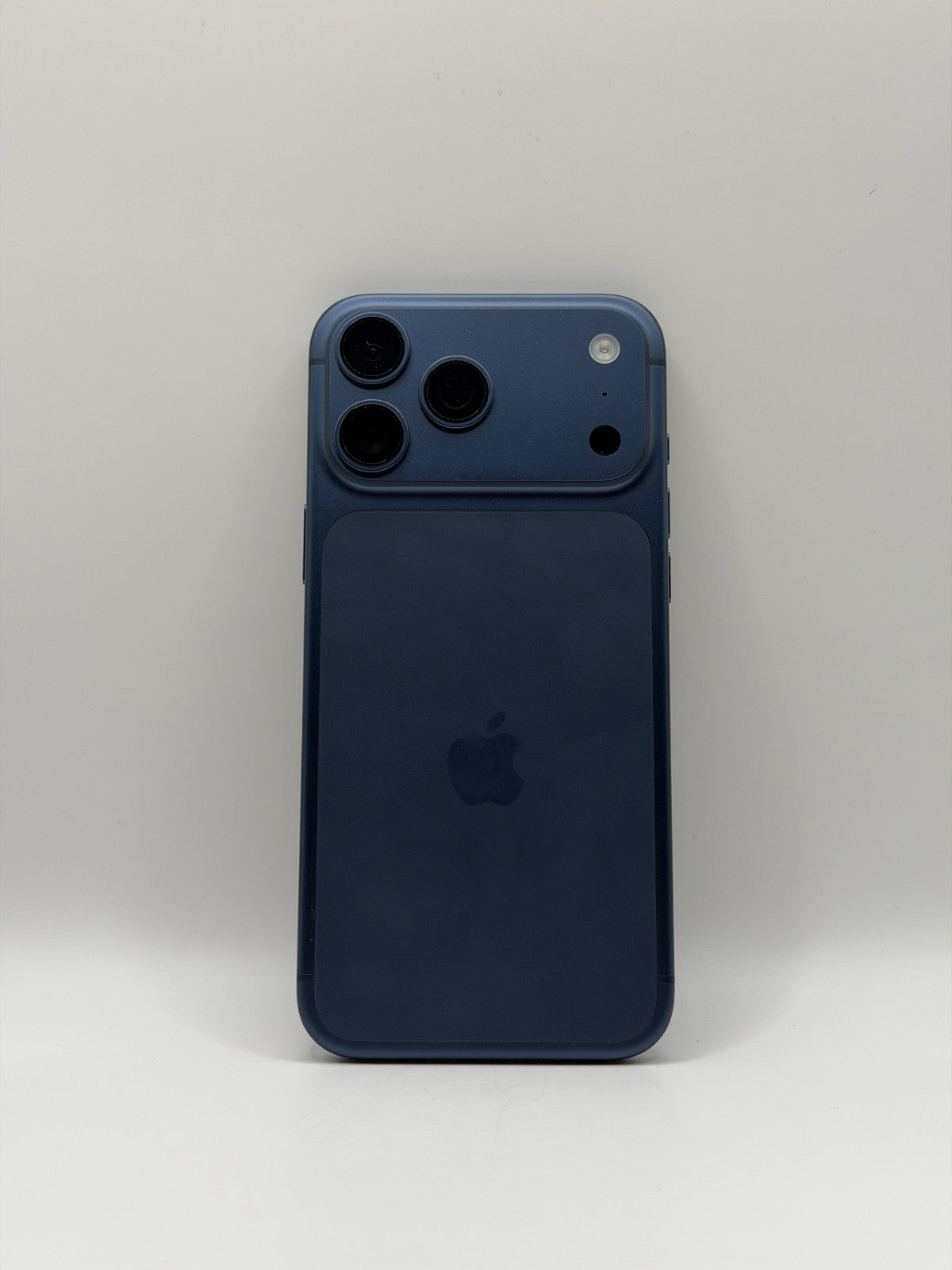 Apple Iphone 17 Pro Max 256GB Deep Blue 5G Warranty Unlocked Excellent Condition