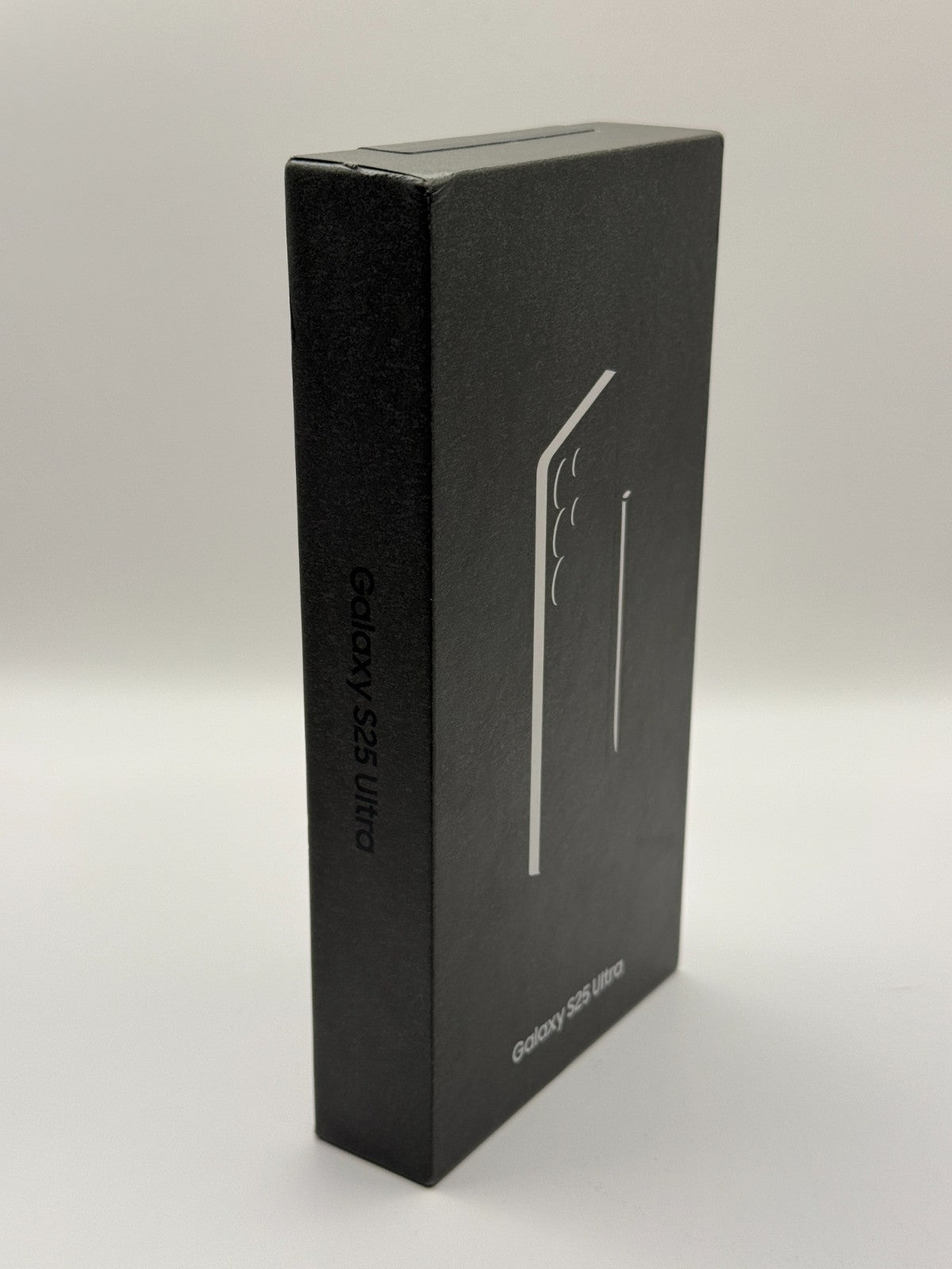 Samsung Galaxy S25 Ultra 512GB 5G AI Titanium Black Unlocked Sealed Box Warranty