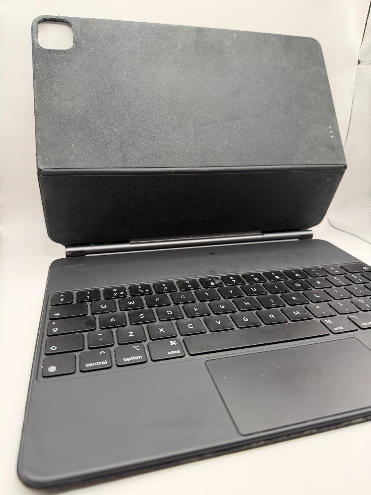 Apple Magic Keyboard for 12.9-inch iPad Pro 4th and 3rd Gen British faulty keys