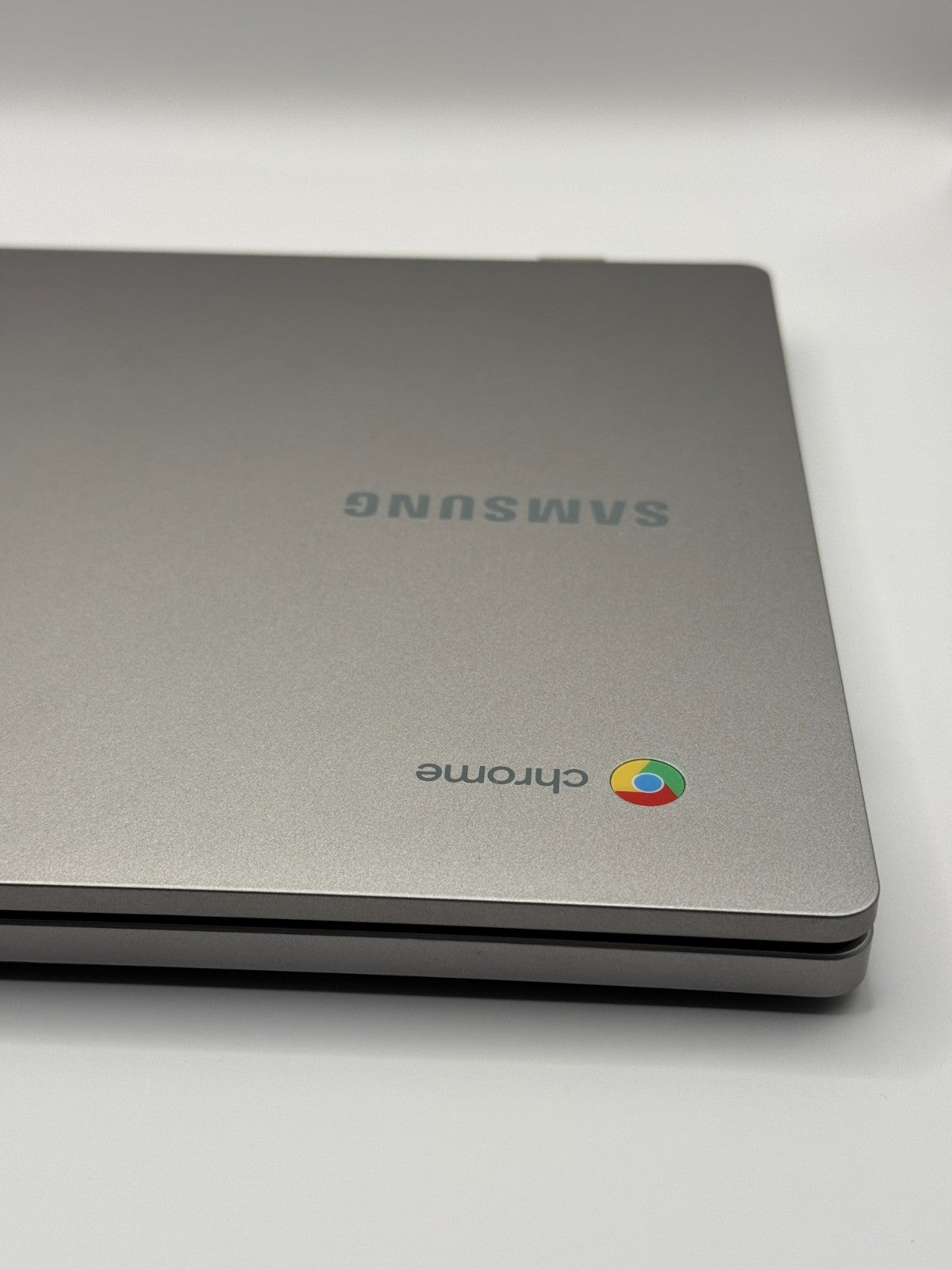 Samsung Galaxy Chromebook 11.6 64GB eMMC Intel Celeron N4500 1.10GHz 4GB